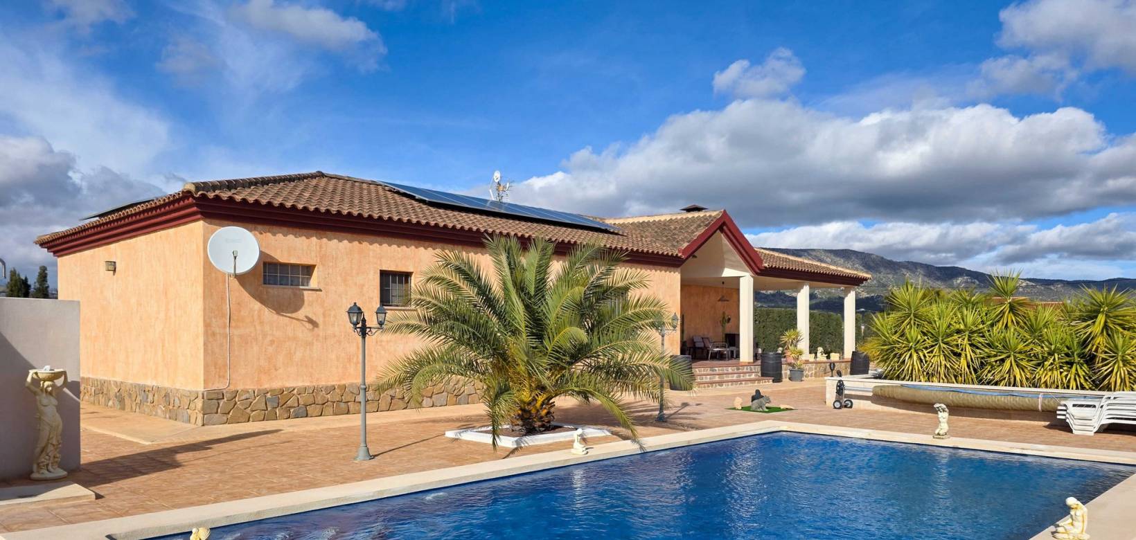 Revente - Villa - Pinoso  - Pinoso