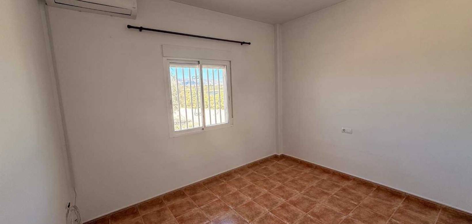 Revente - Villa - Pinoso  - Pinoso