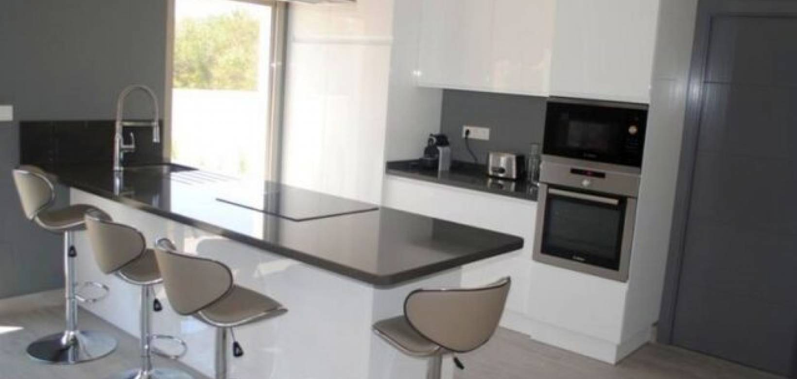 Revente - Villa - Pinoso  - Pinoso