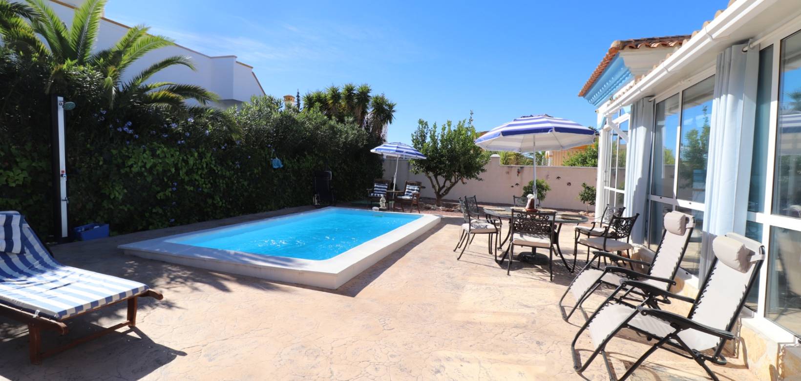 Venta - Chalet - Hondón de las Nieves