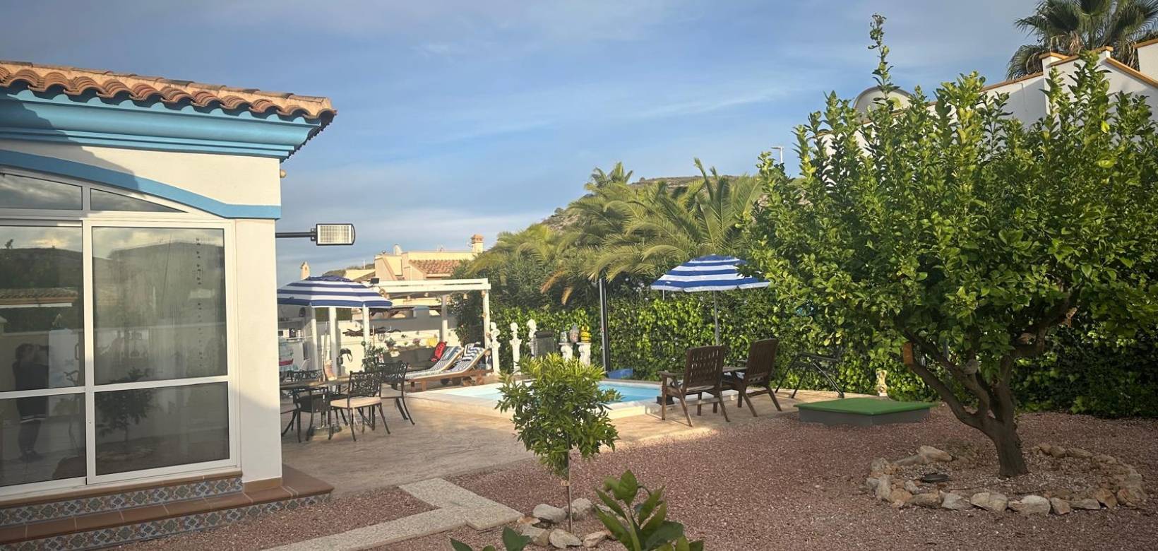 Venta - Chalet - Hondón de las Nieves