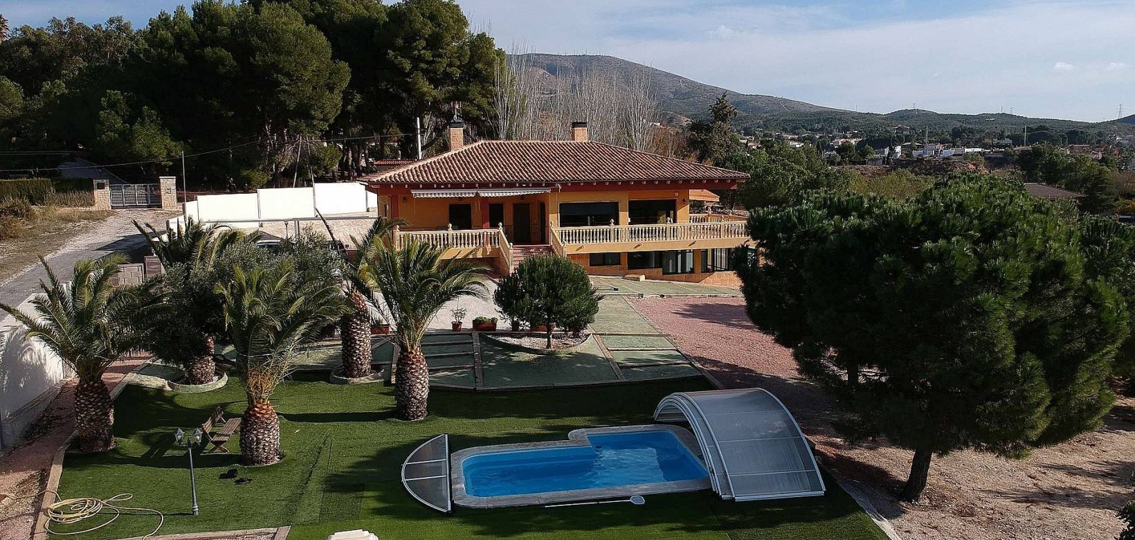 Venta - Chalet - Petrer