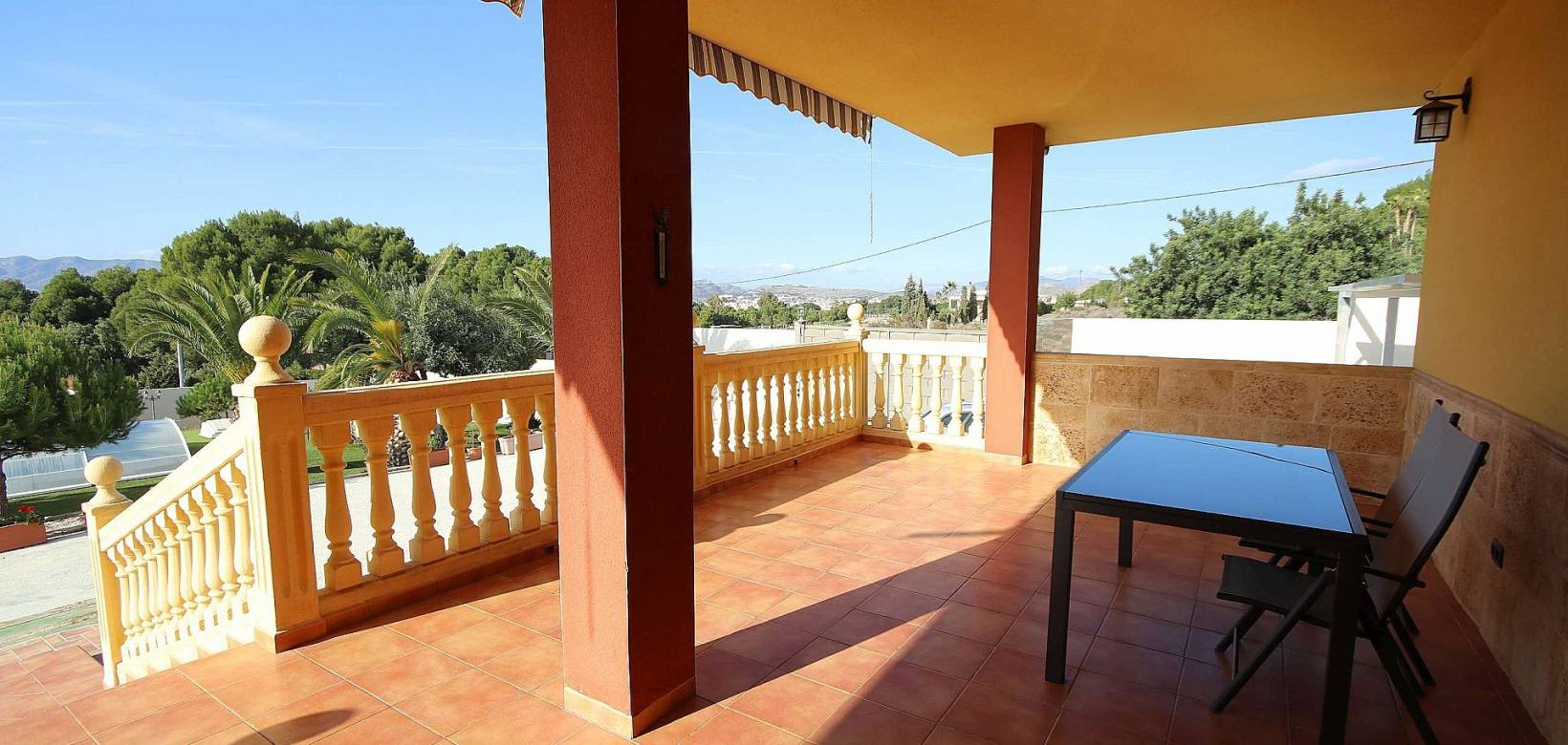 Venta - Chalet - Petrer