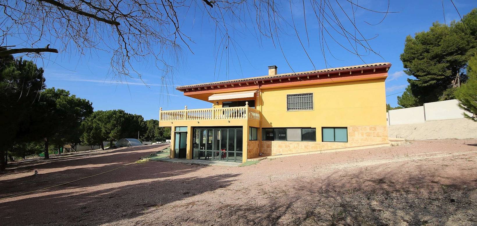 Venta - Chalet - Petrer