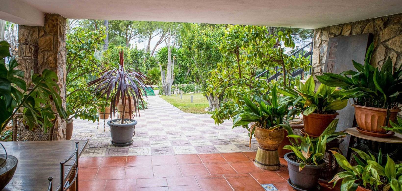 Venta - Chalet - Petrer