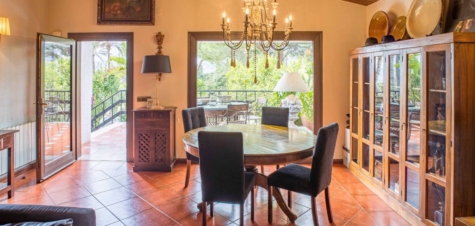 Venta - Chalet - Petrer