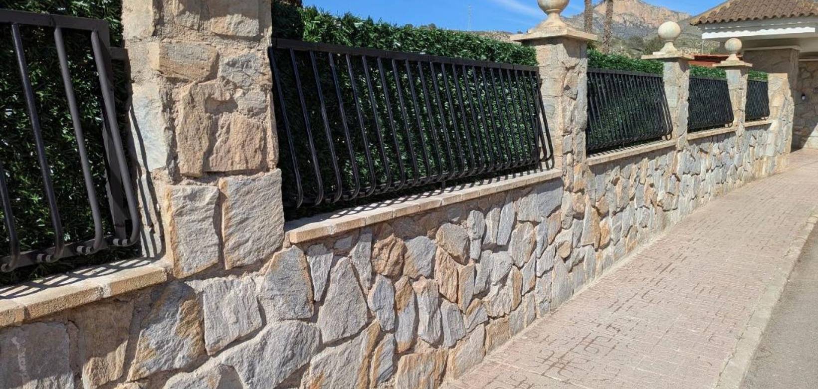 Venta - Chalet - Petrer