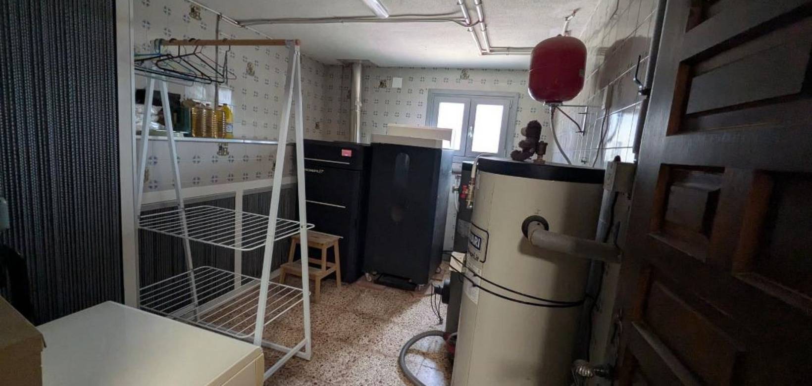 Venta - Chalet - Petrer