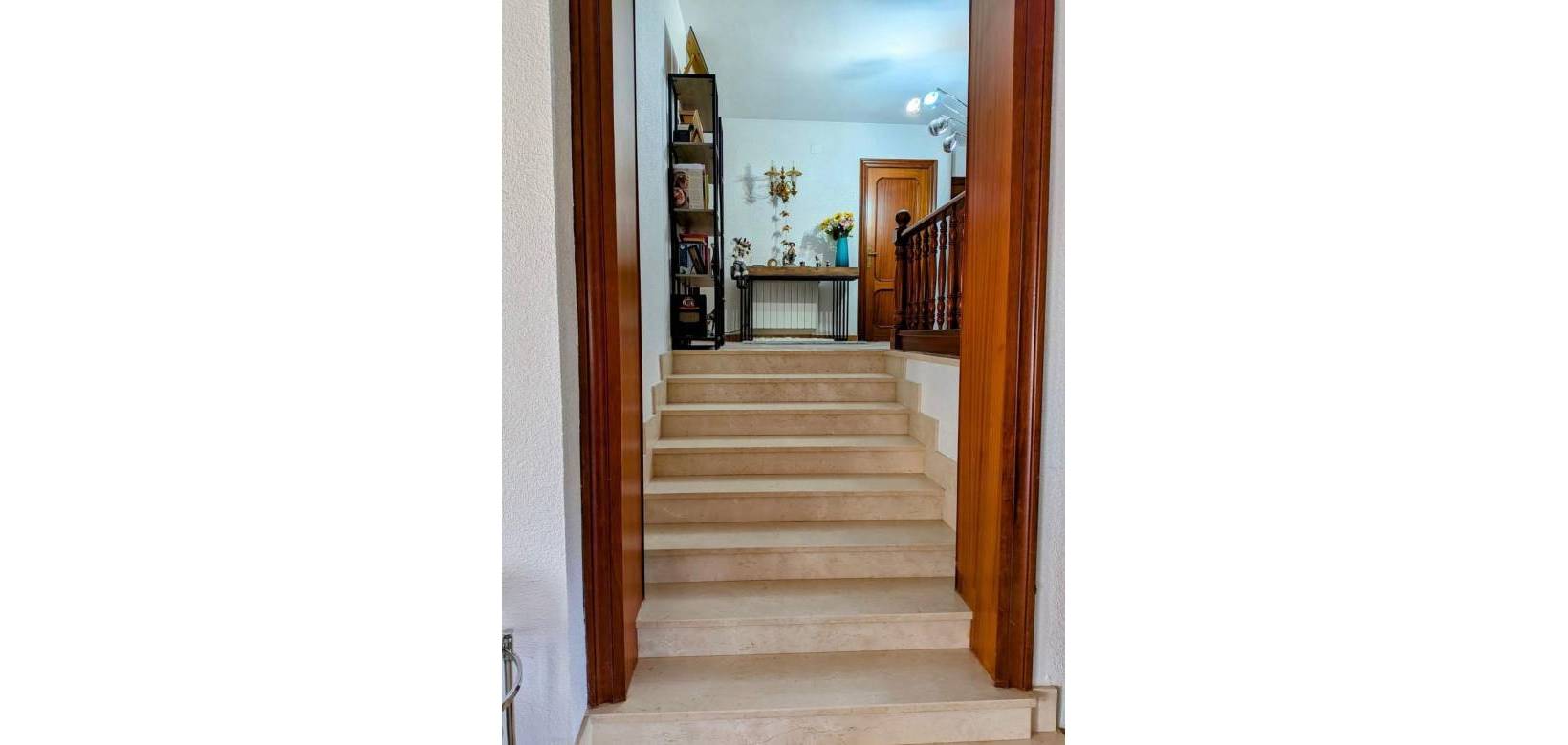 Venta - Chalet - Petrer