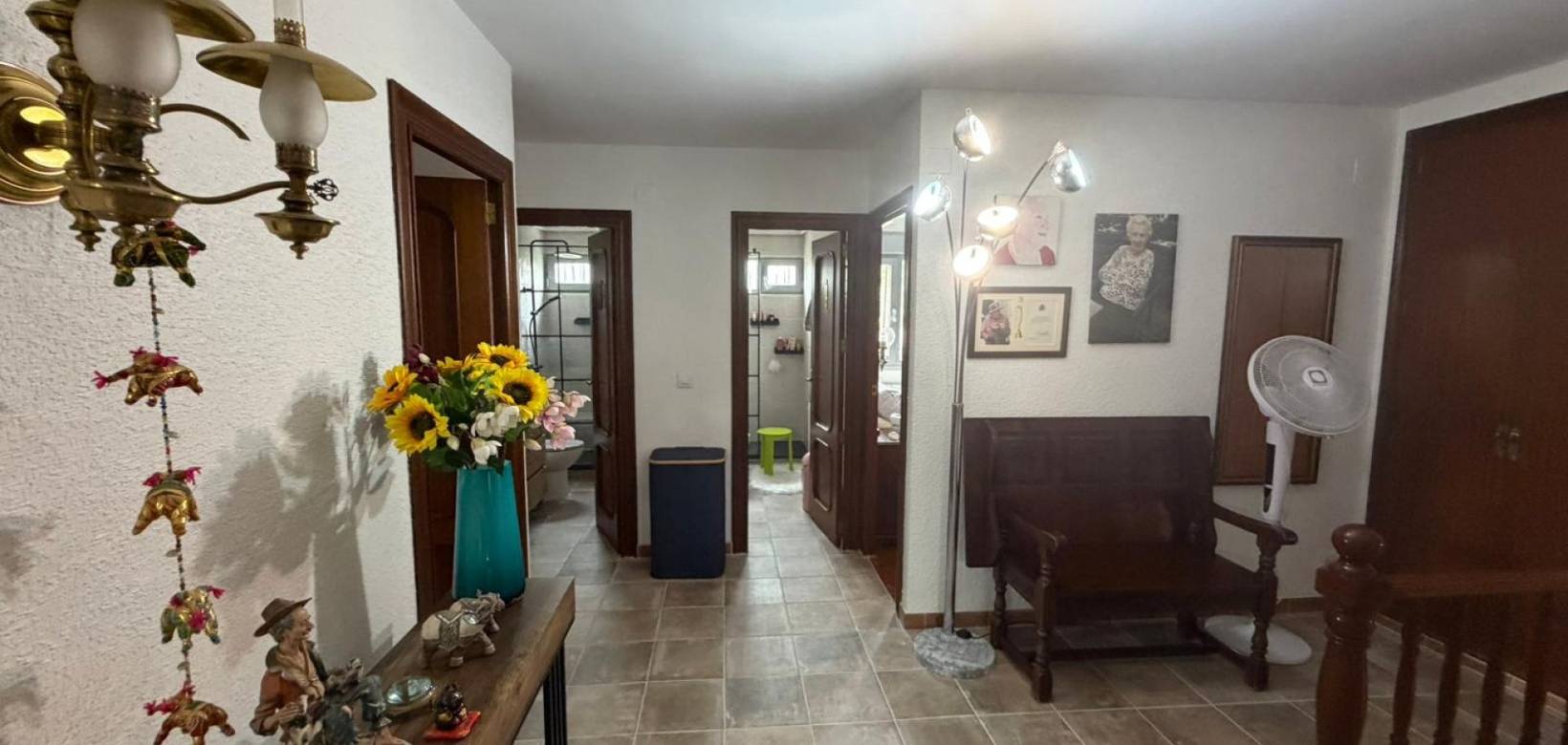 Venta - Chalet - Petrer