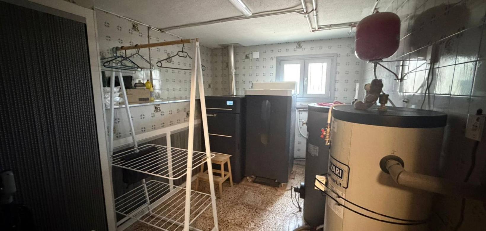 Venta - Chalet - Petrer