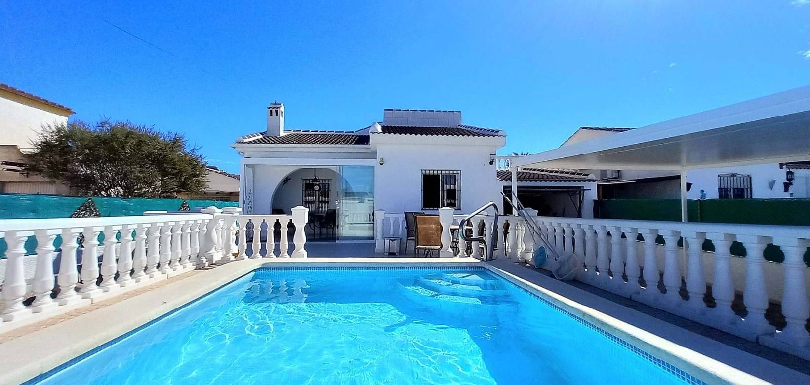 Venta - Chalet - Torrevieja