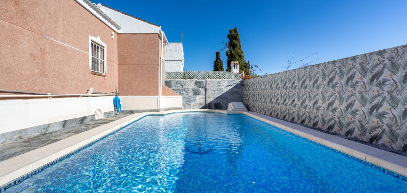 Venta - Detached villa - Torrevieja - Urbanización San Luis