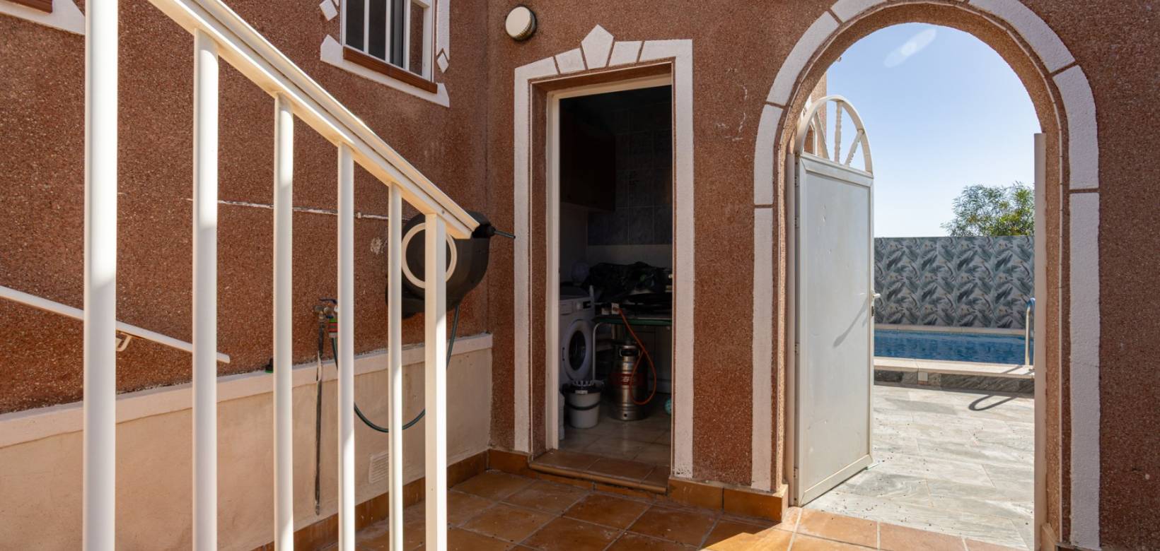 Venta - Detached villa - Torrevieja - Urbanización San Luis