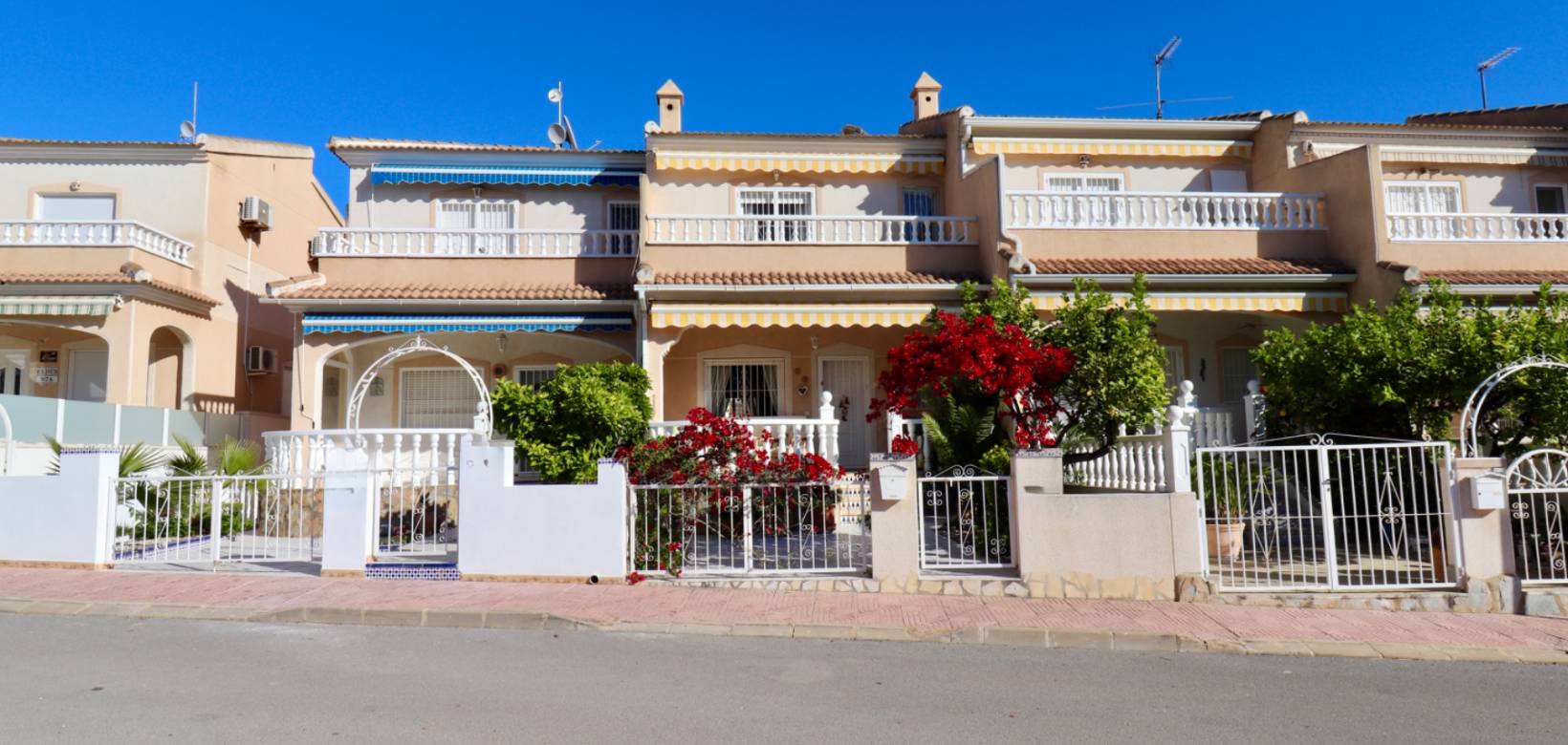 Venta - Townhouse - Ciudad Quesada - Doña Pepa