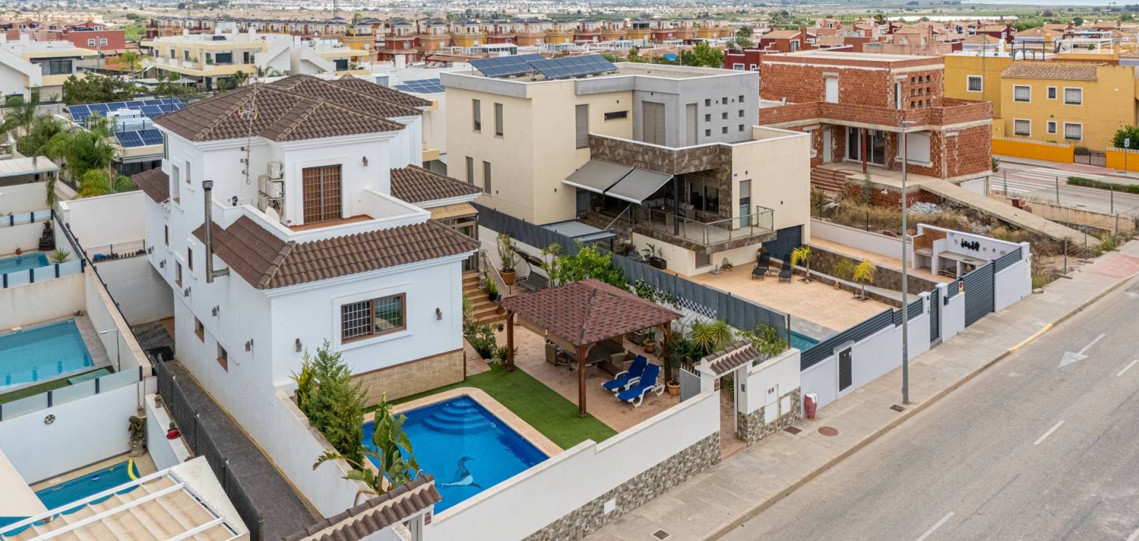 Venta - Villa - Los Montesinos - La Herrada
