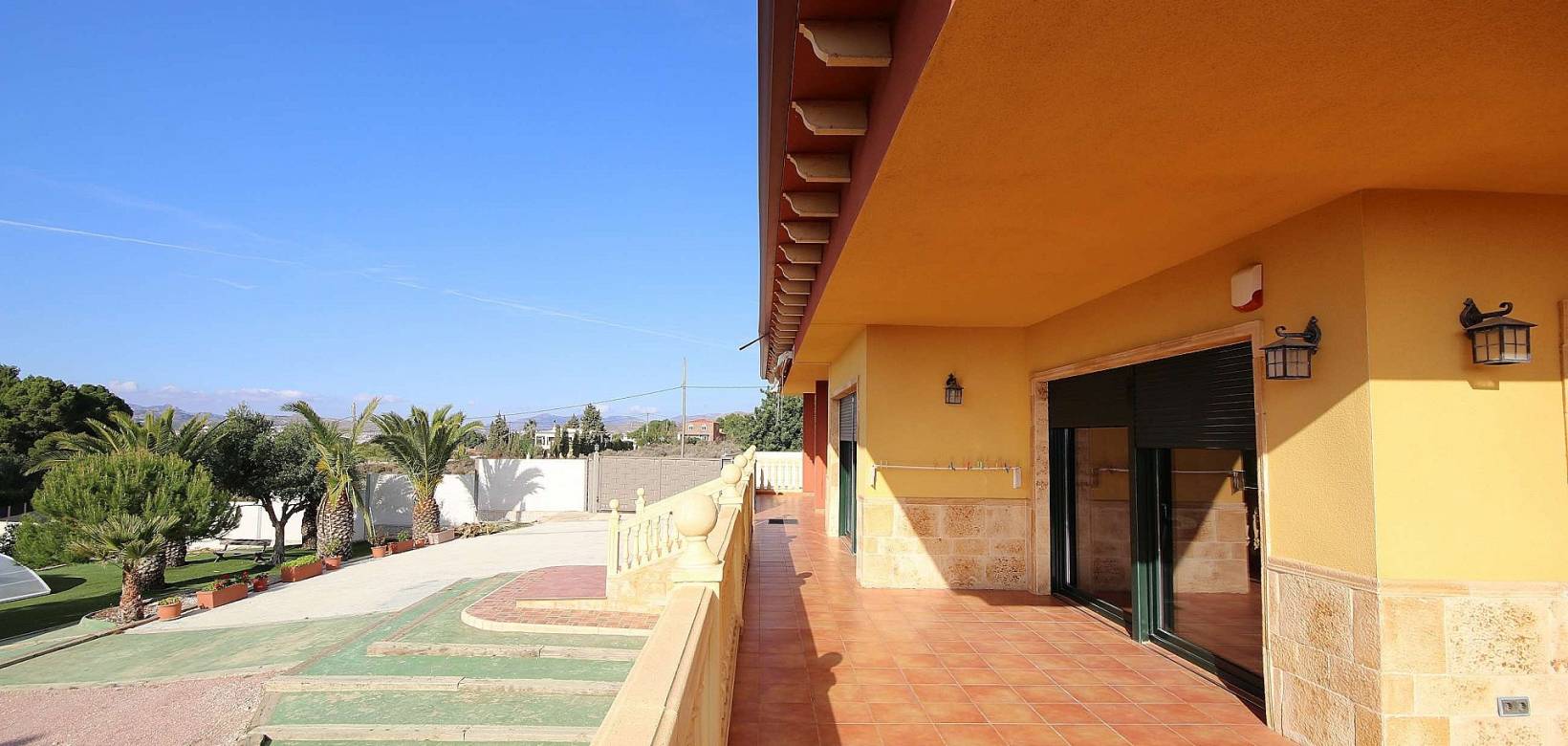 Venta - Villa - Petrer
