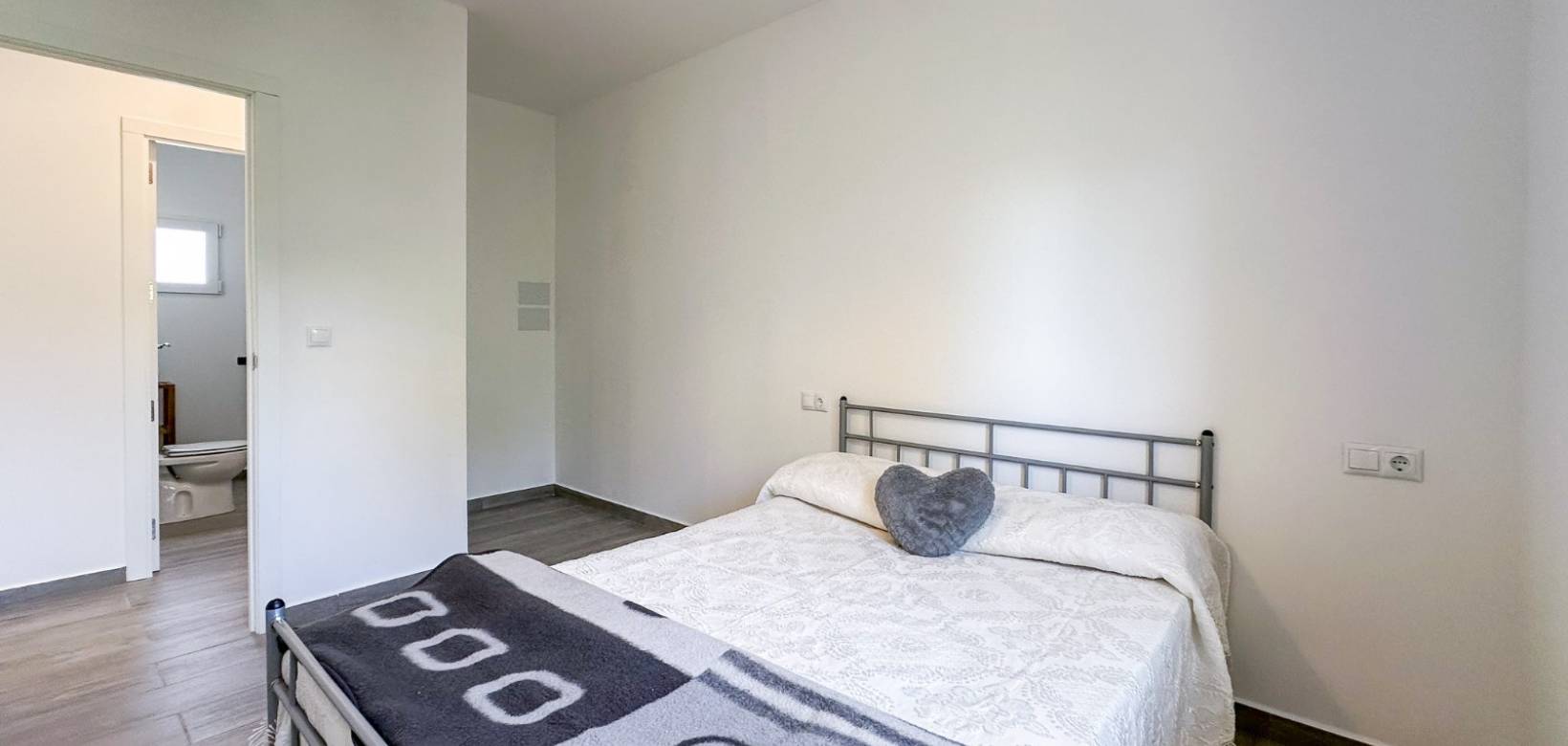 Venta - Villa / Semi separado - Barbarroja