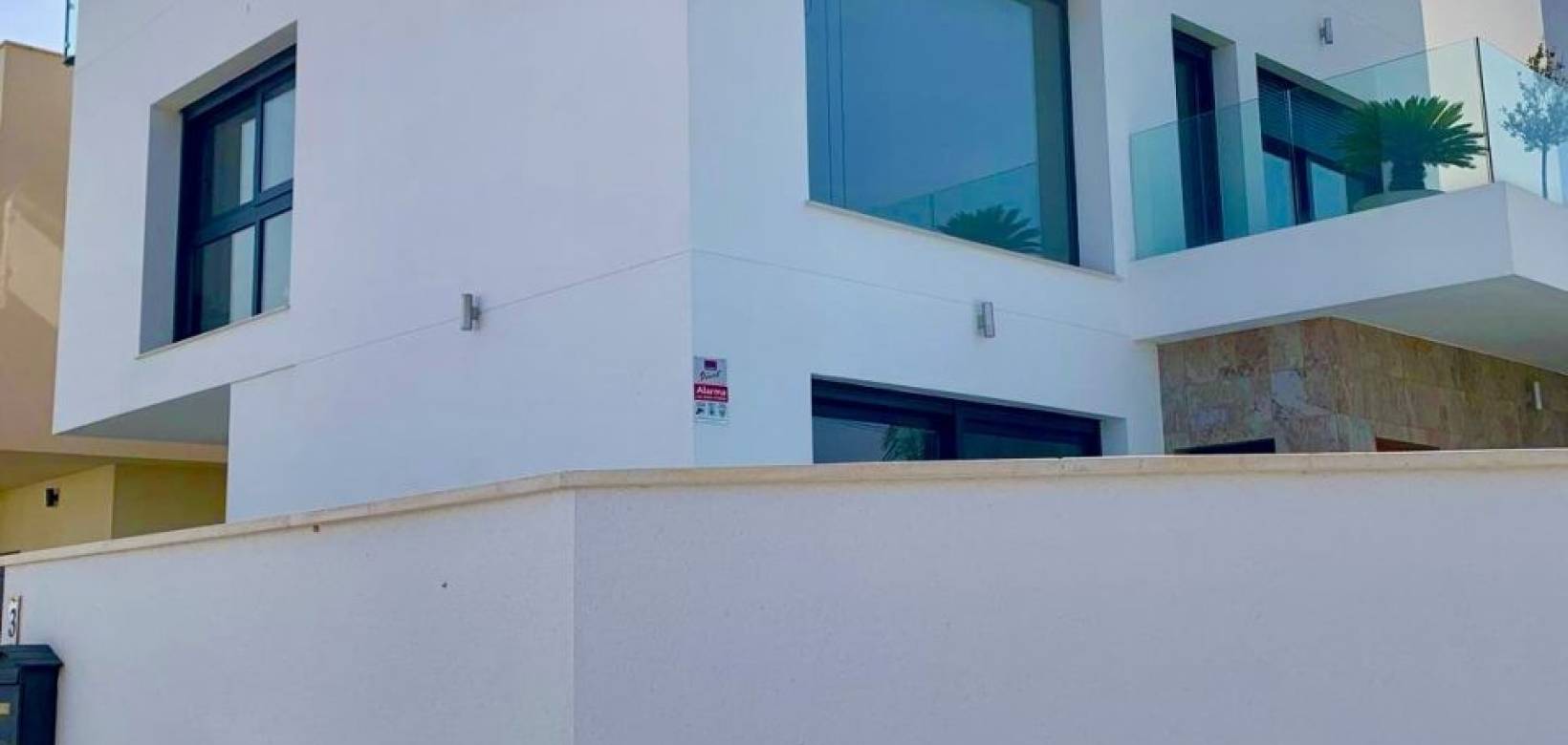 Venta - Villa / Semi separado - Daya Vieja