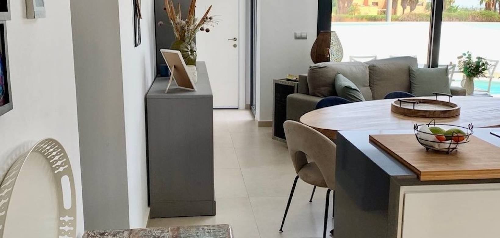 Venta - Villa / Semi separado - Daya Vieja