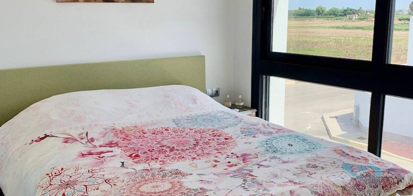 Venta - Villa / Semi separado - Daya Vieja