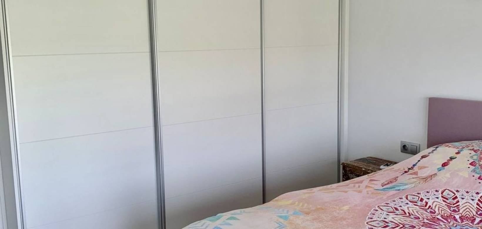 Venta - Villa / Semi separado - Daya Vieja