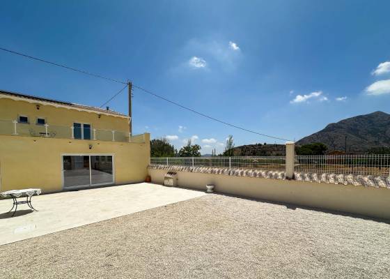 Villa / Half vrijstaand - Wederverkoop -  - 