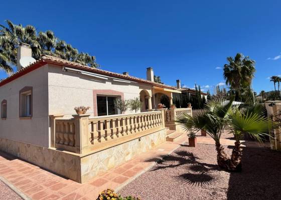 Villa - Resale - Hondón de las Nieves - AMC-HNHV232