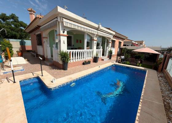 Villa - Resale - Los Montesinos - La Herrada
