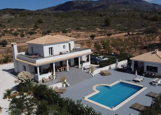 Villa - Revente - Pinoso  - Pinoso