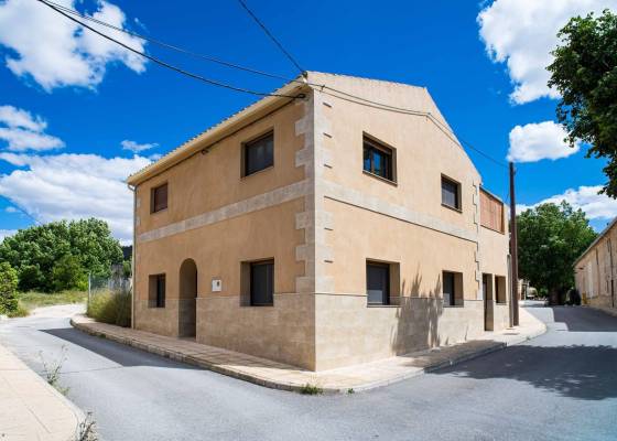 Villa - Revente - Pinoso  - Pinoso