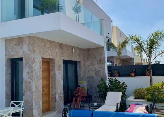 Villa / Semi separado - Venta - Daya Vieja - Daya Vieja