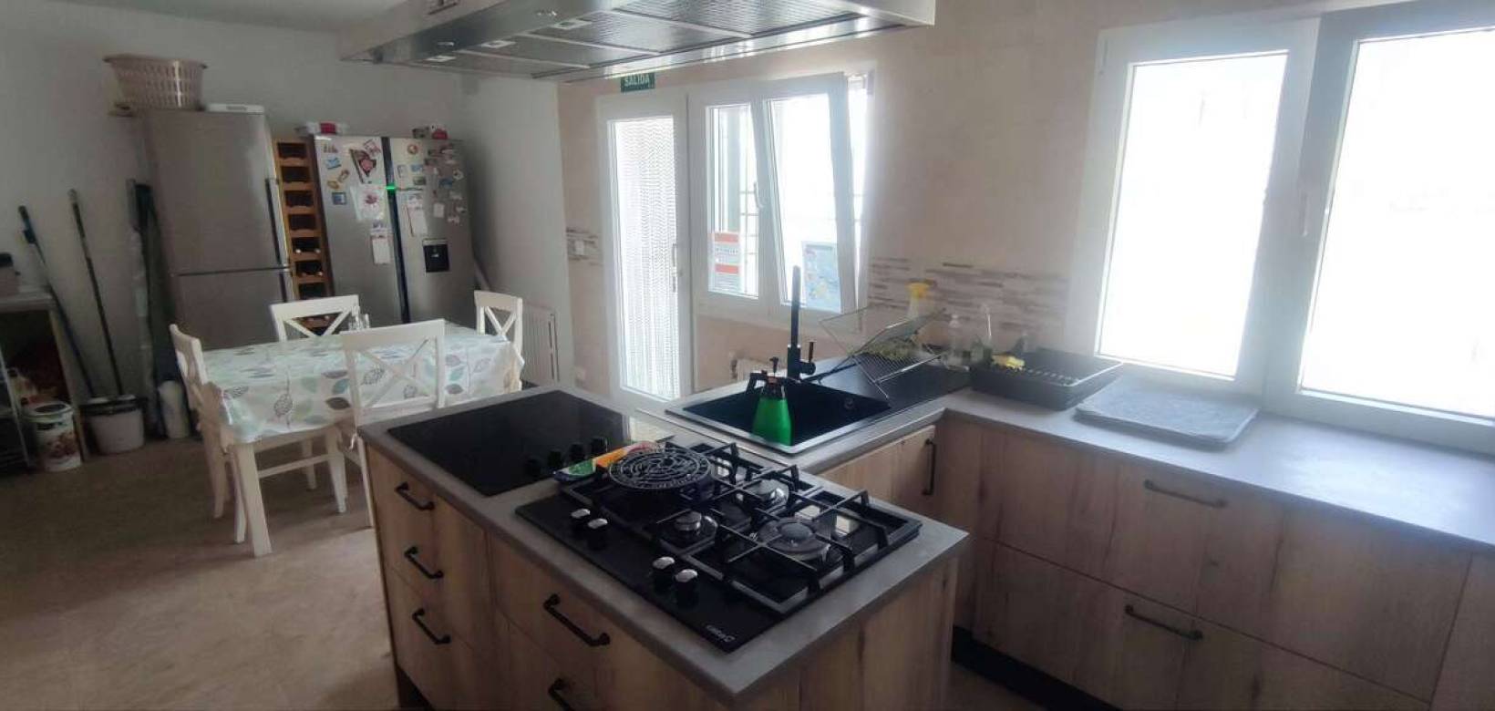 Wederverkoop - Commercieel - Ayora