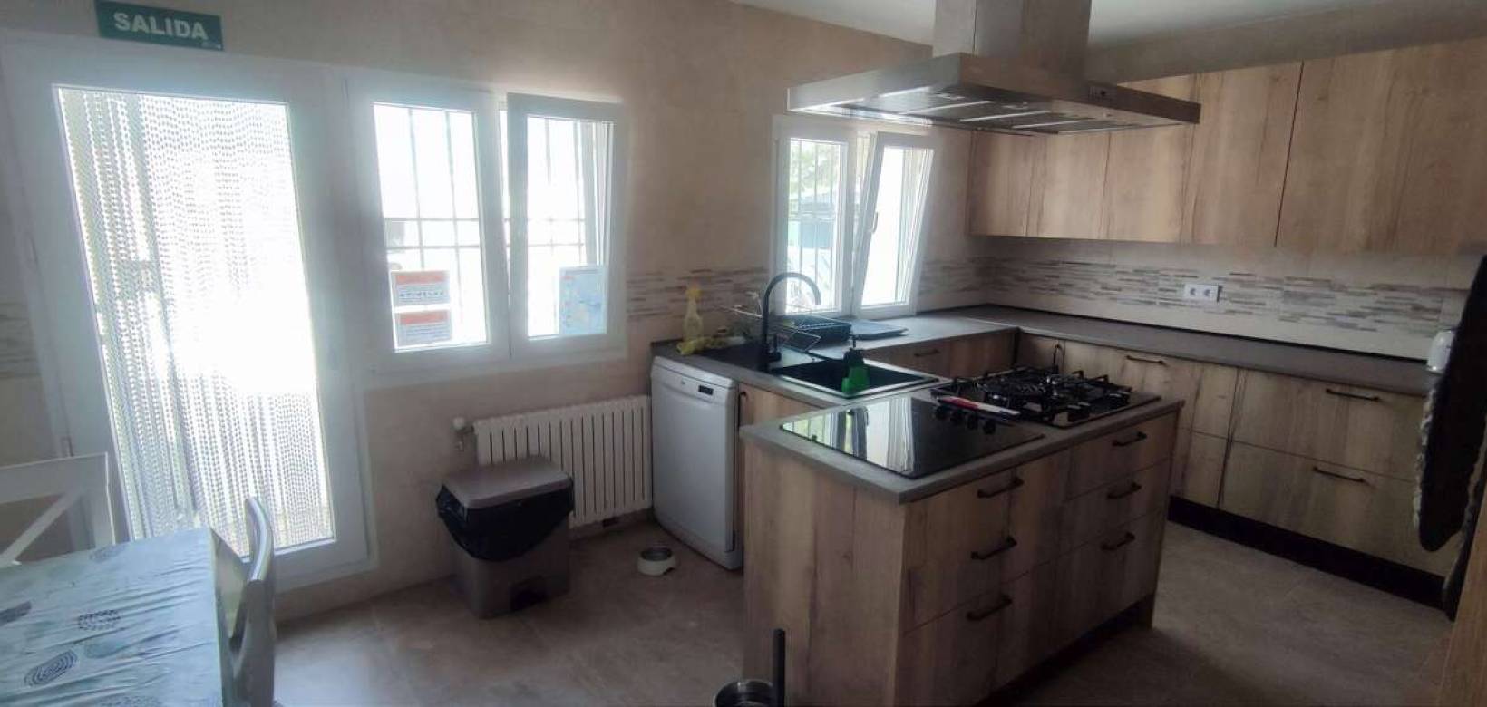 Wederverkoop - Commercieel - Ayora