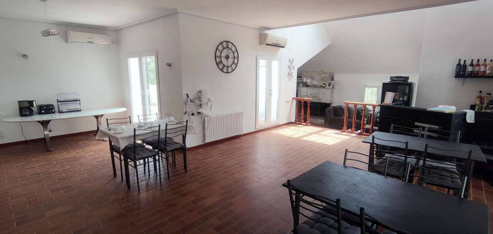 Wederverkoop - Commercieel - Ayora