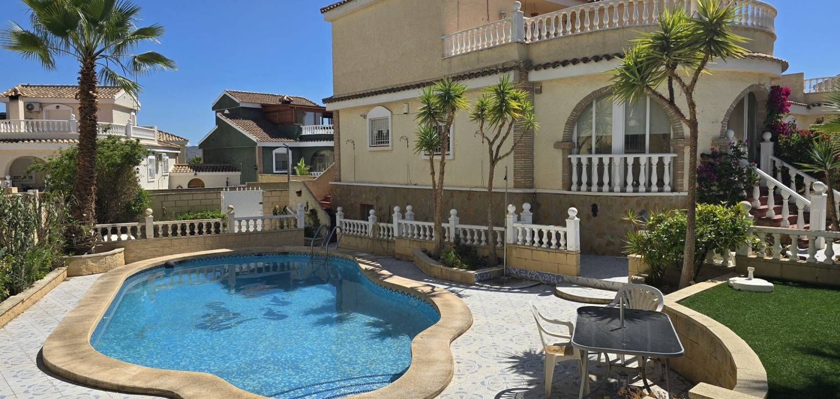 Wederverkoop - Detached villa - Monforte del Cid