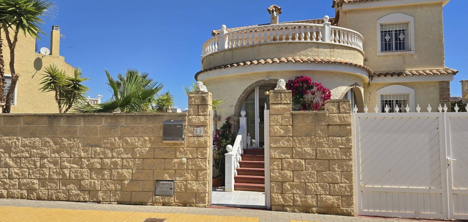 Wederverkoop - Detached villa - Monforte del Cid