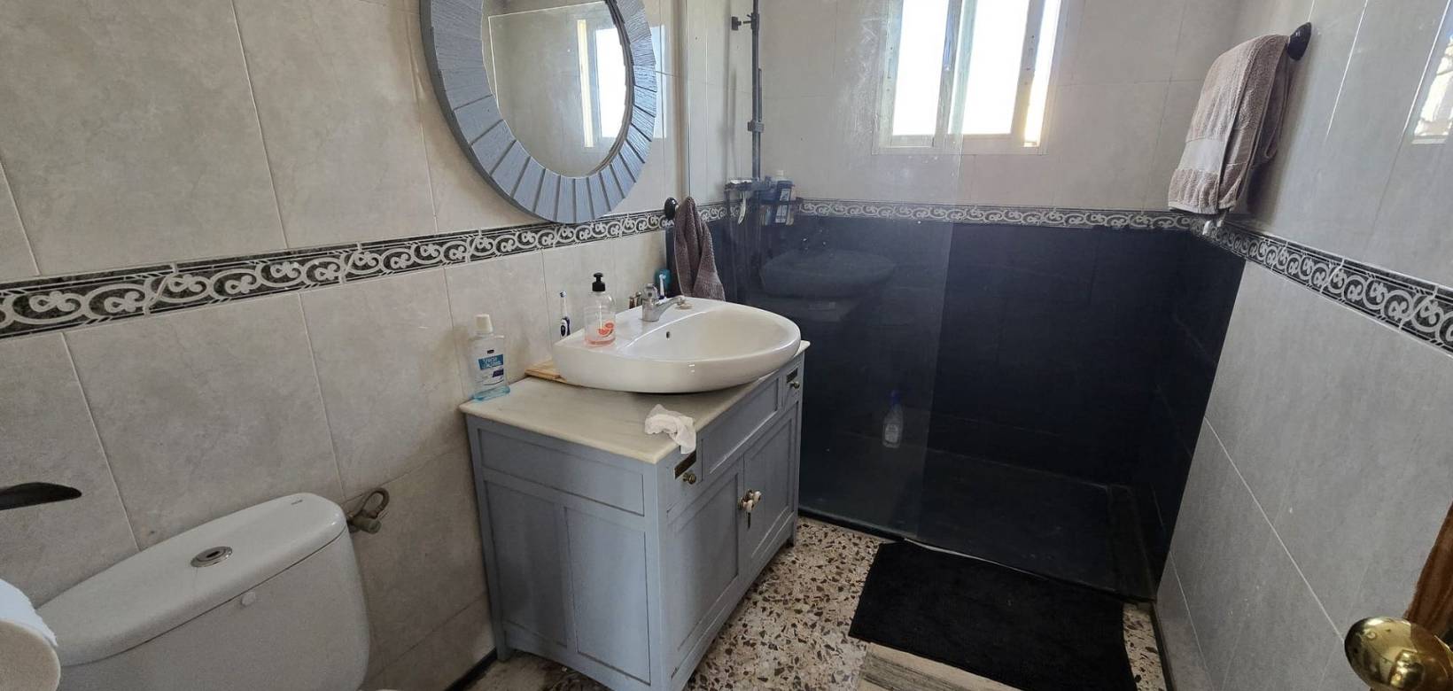 Wederverkoop - Detached villa -  - Monovar