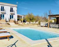 Wederverkoop - Detached villa -  - Monovar