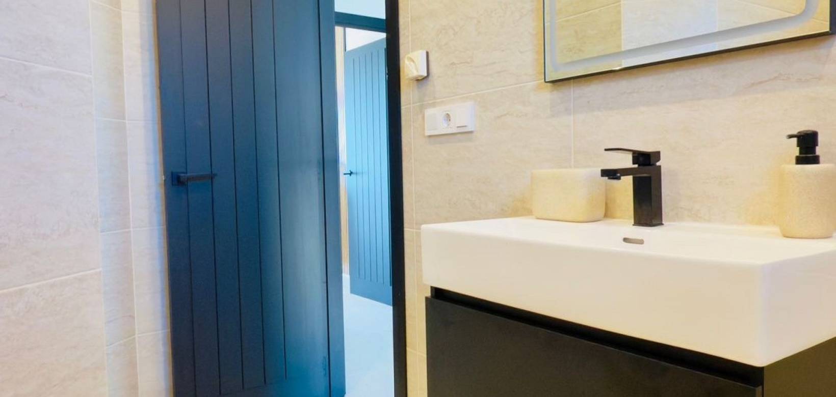 Wederverkoop - Detached villa -  - Monovar