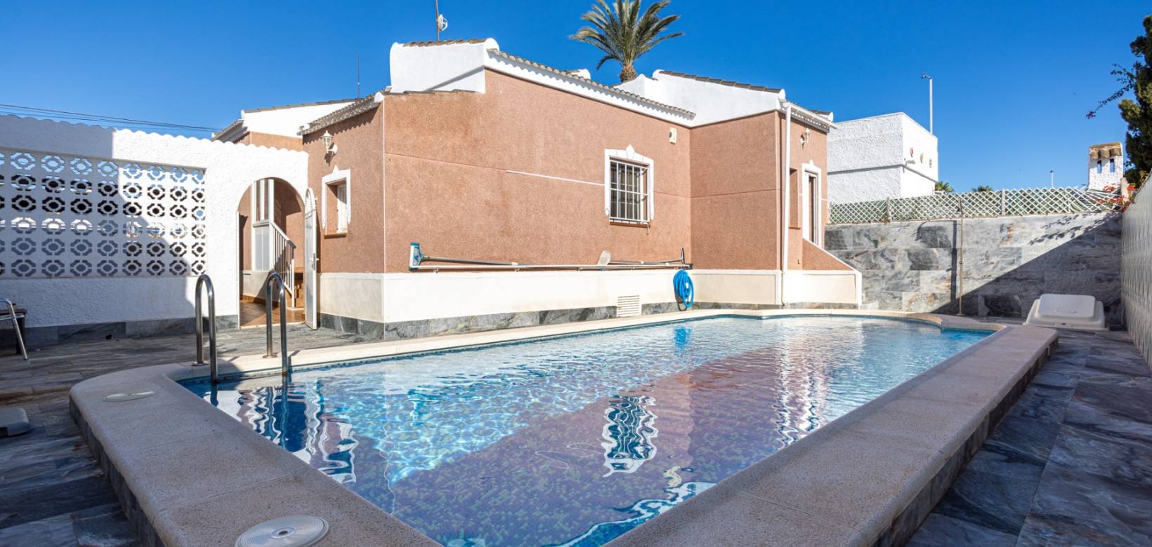 Wederverkoop - Detached villa - Torrevieja - Urbanización San Luis