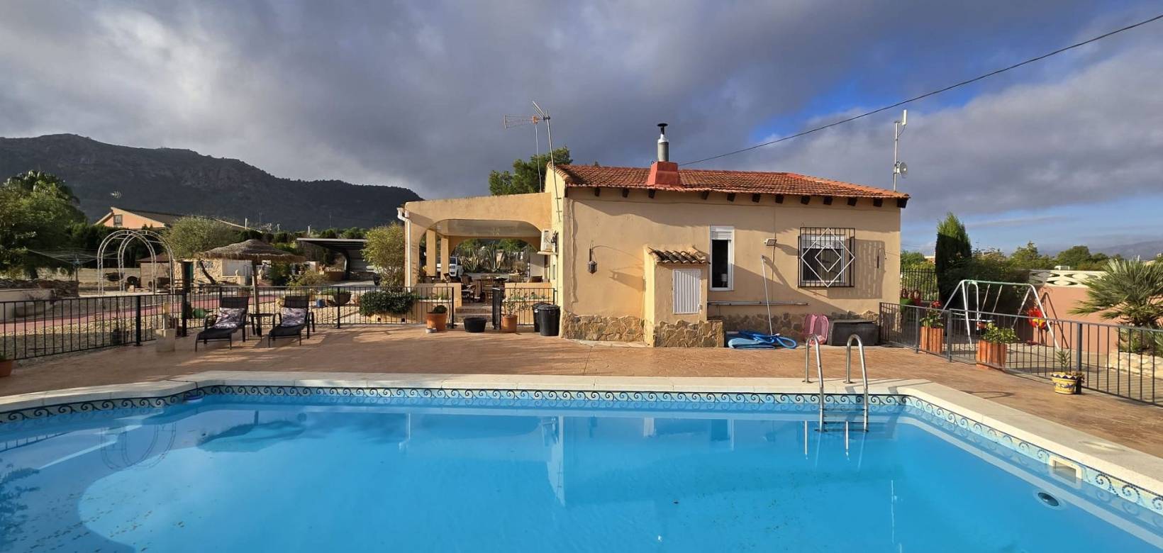 Wederverkoop - Detached villa - 