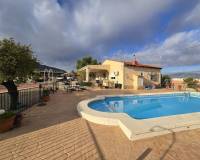 Wederverkoop - Detached villa - 