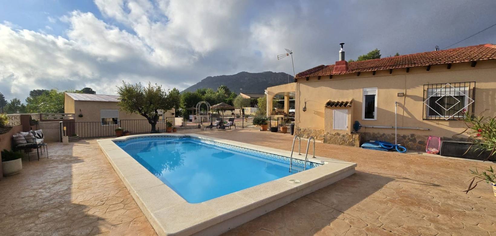 Wederverkoop - Detached villa - 