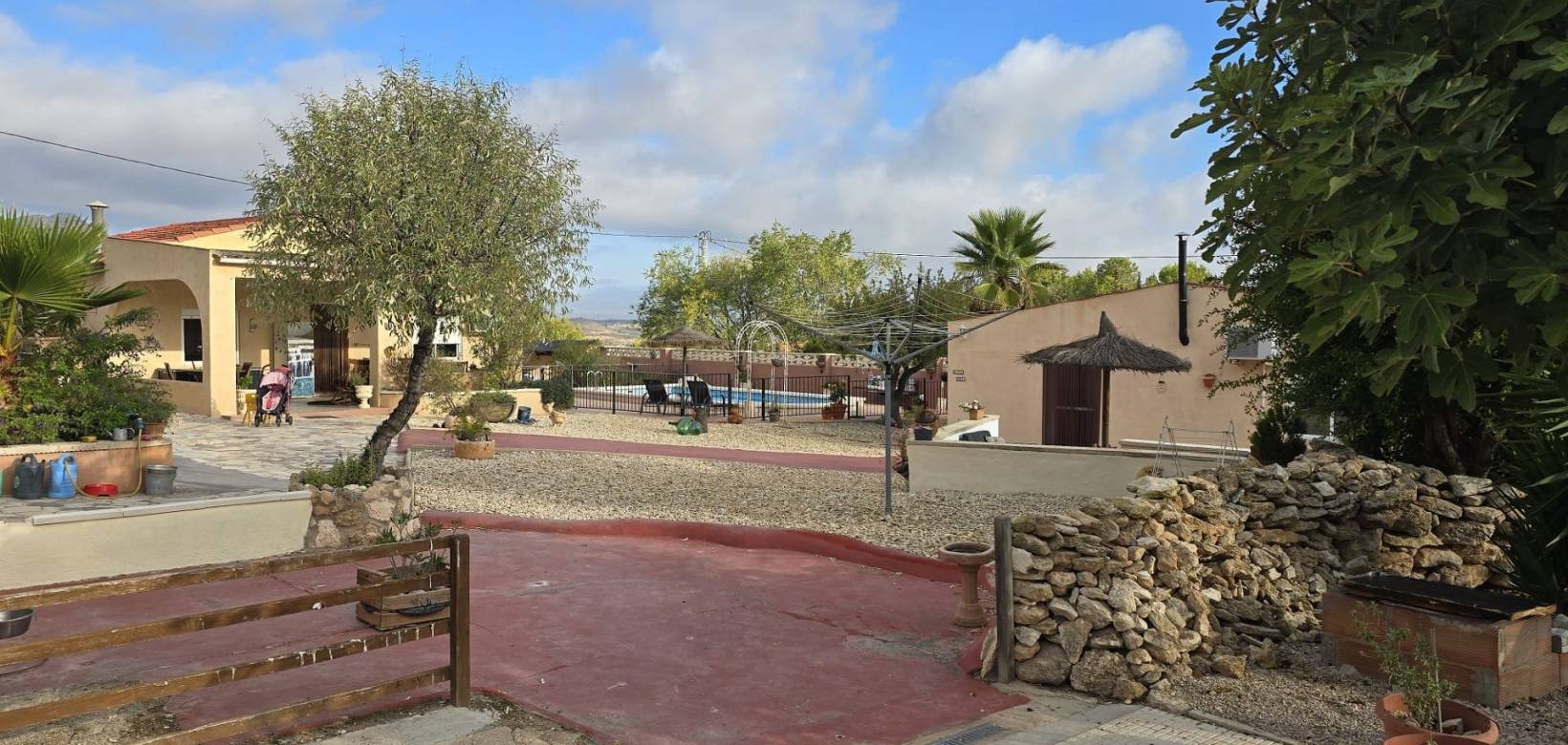 Wederverkoop - Detached villa - 