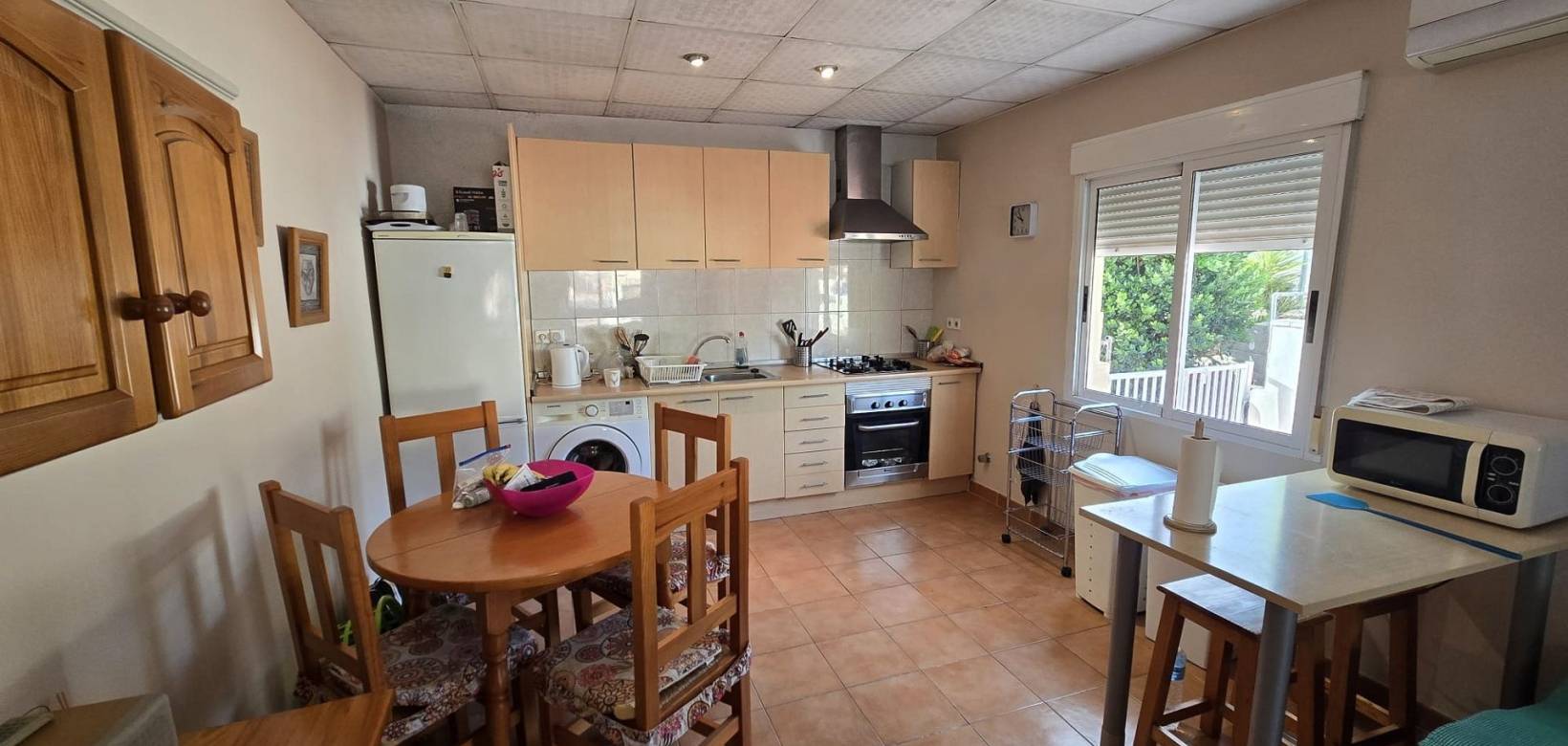 Wederverkoop - Detached villa - 