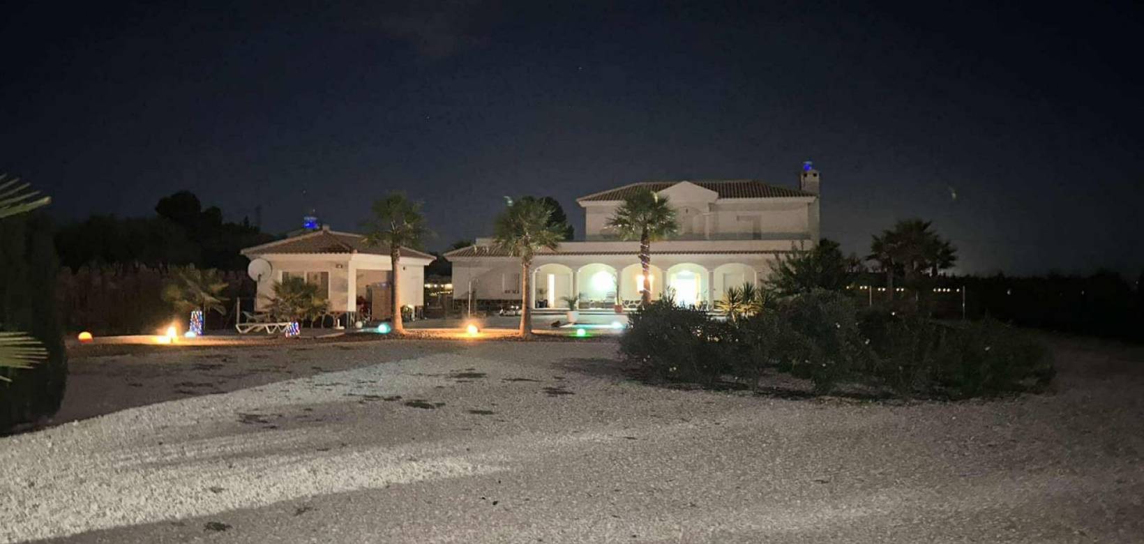 Wederverkoop - Detached villa - 