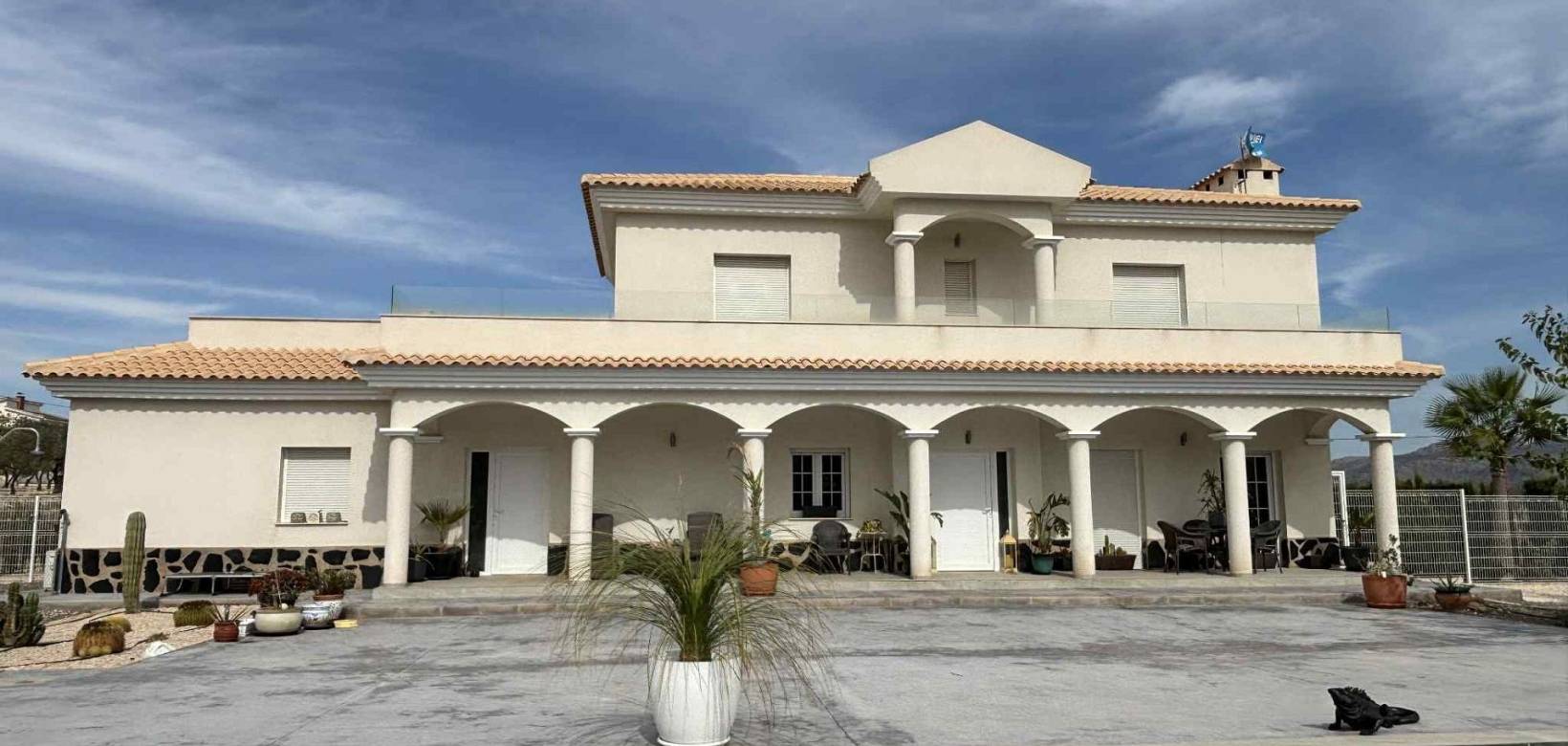 Wederverkoop - Detached villa - 