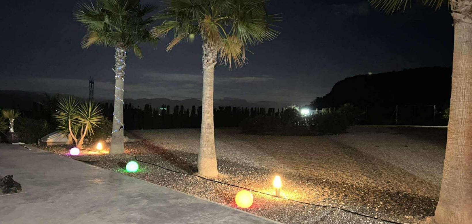 Wederverkoop - Detached villa - 