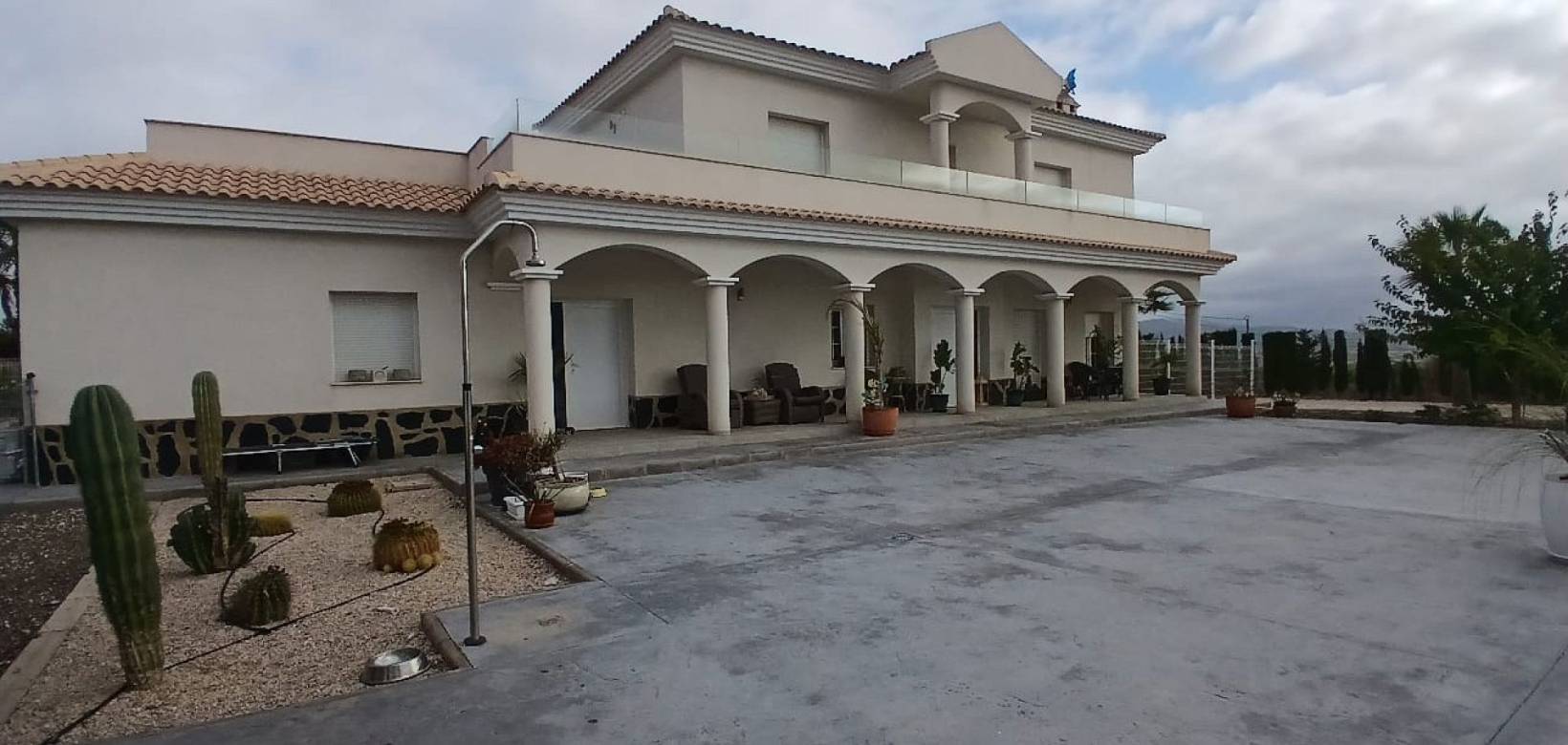 Wederverkoop - Detached villa - 